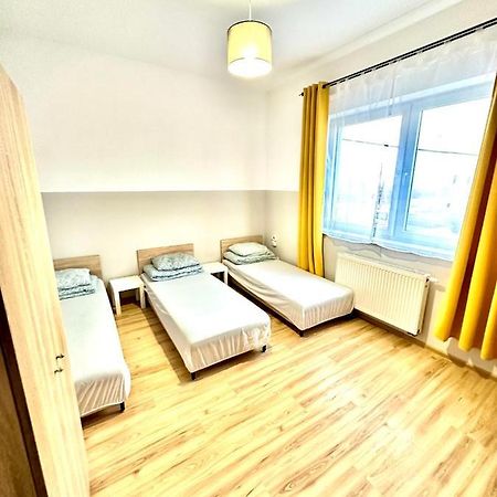 Orzelek Hostel Γκνιέζνο Εξωτερικό φωτογραφία