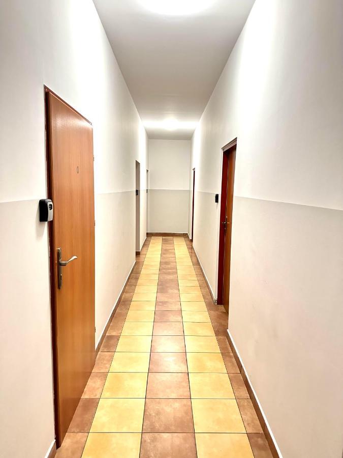 Orzelek Hostel Γκνιέζνο Εξωτερικό φωτογραφία