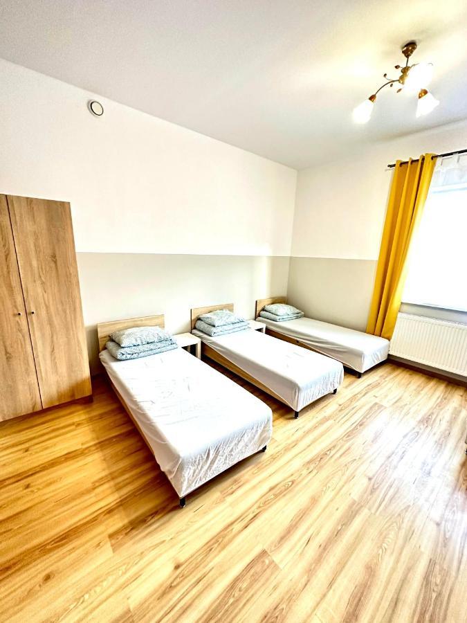Orzelek Hostel Γκνιέζνο Εξωτερικό φωτογραφία