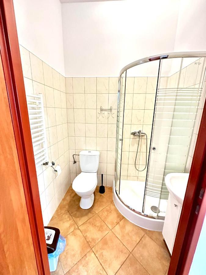 Orzelek Hostel Γκνιέζνο Εξωτερικό φωτογραφία