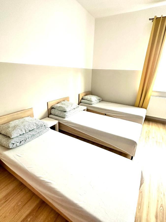 Orzelek Hostel Γκνιέζνο Εξωτερικό φωτογραφία