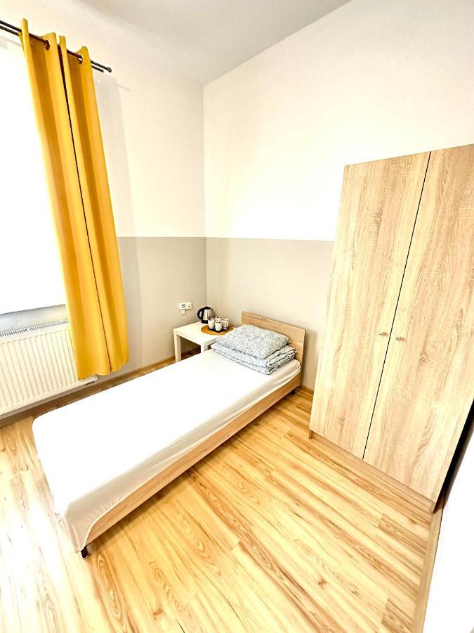 Orzelek Hostel Γκνιέζνο Εξωτερικό φωτογραφία